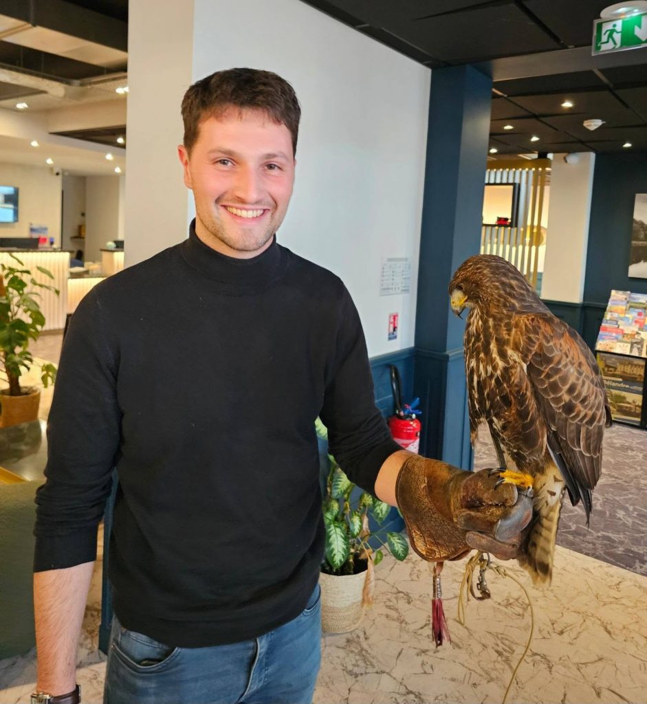 Rencontre avec un faucon